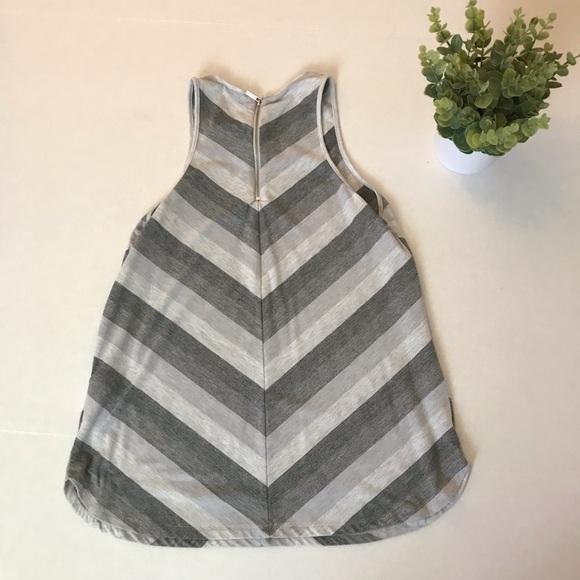 Gray and White Chevron Tank Top 💛 - Picture 2 of 4